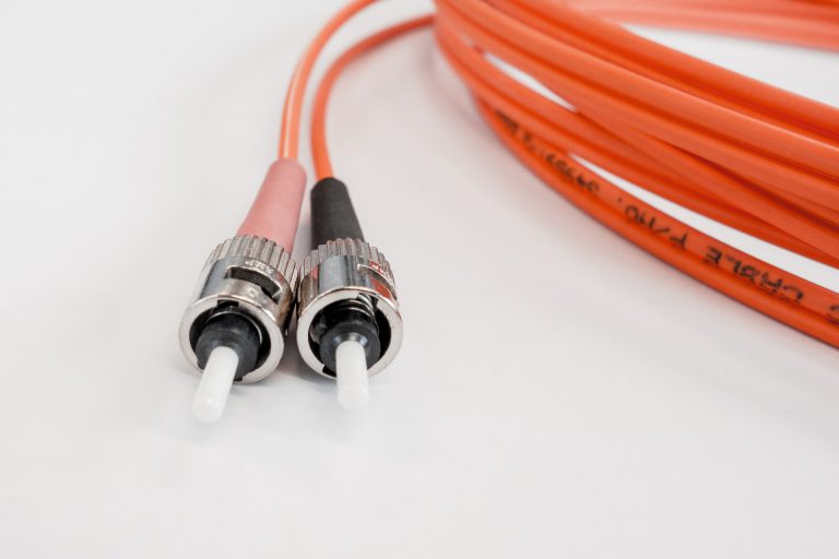 fiber optic cable 502894 1920 768x512