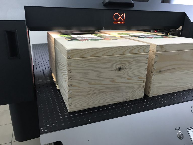 nadruk na gadżetach nadruk uv red flamingo olsztyn49 768x576