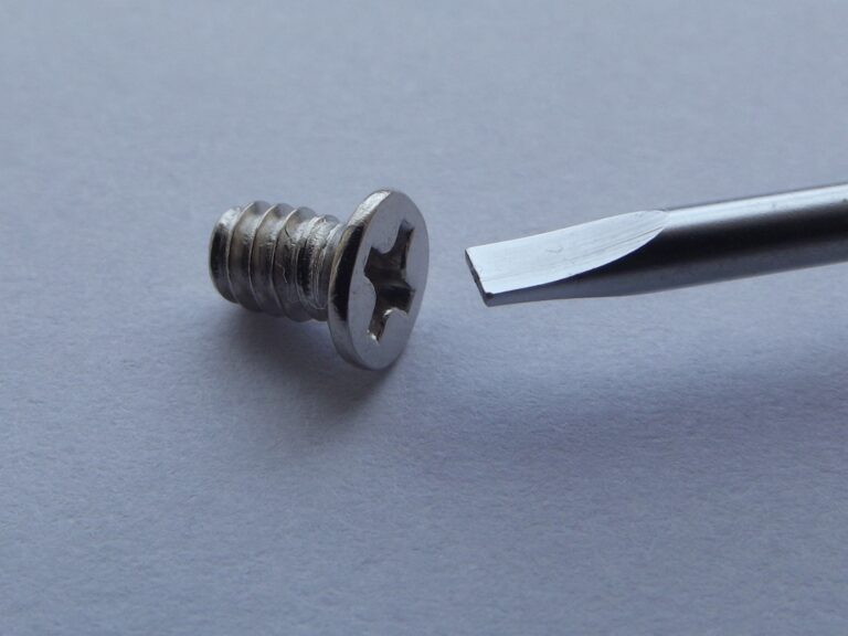 screw g4266575ef 1920 768x576