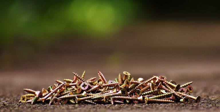 screws g20ba392d2 1920 768x391